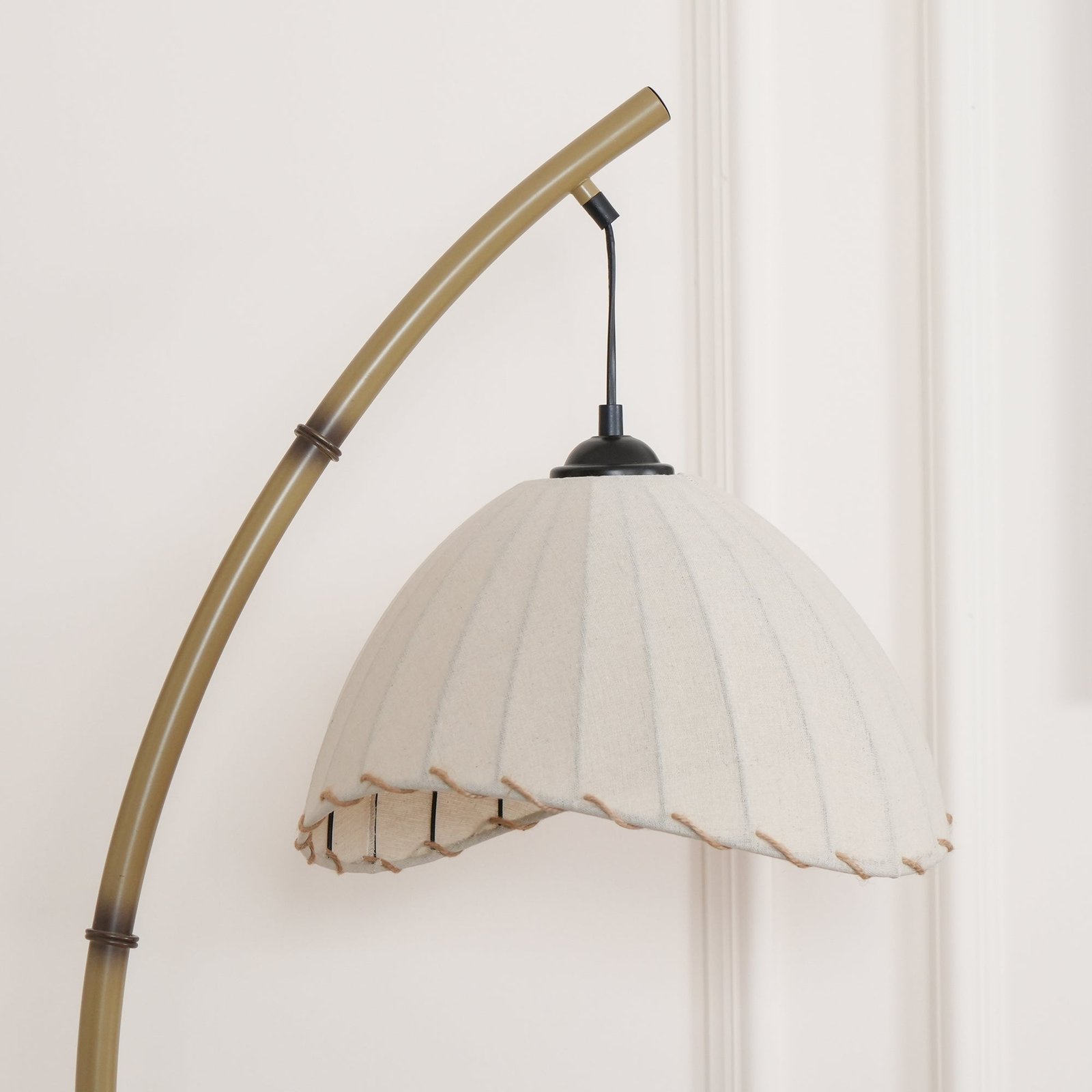 sanna-floor-lamp-33324732