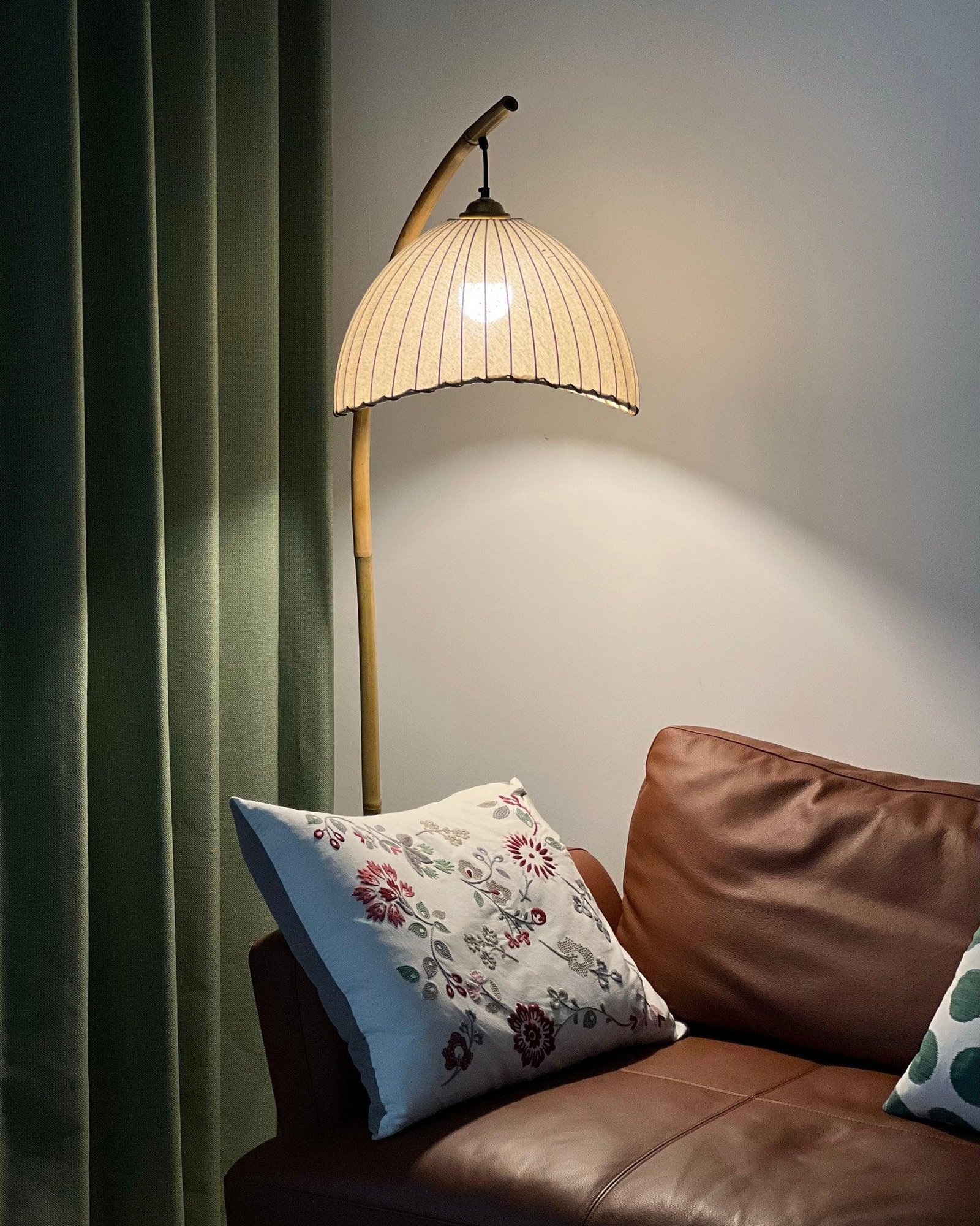 sanna-floor-lamp-33324732