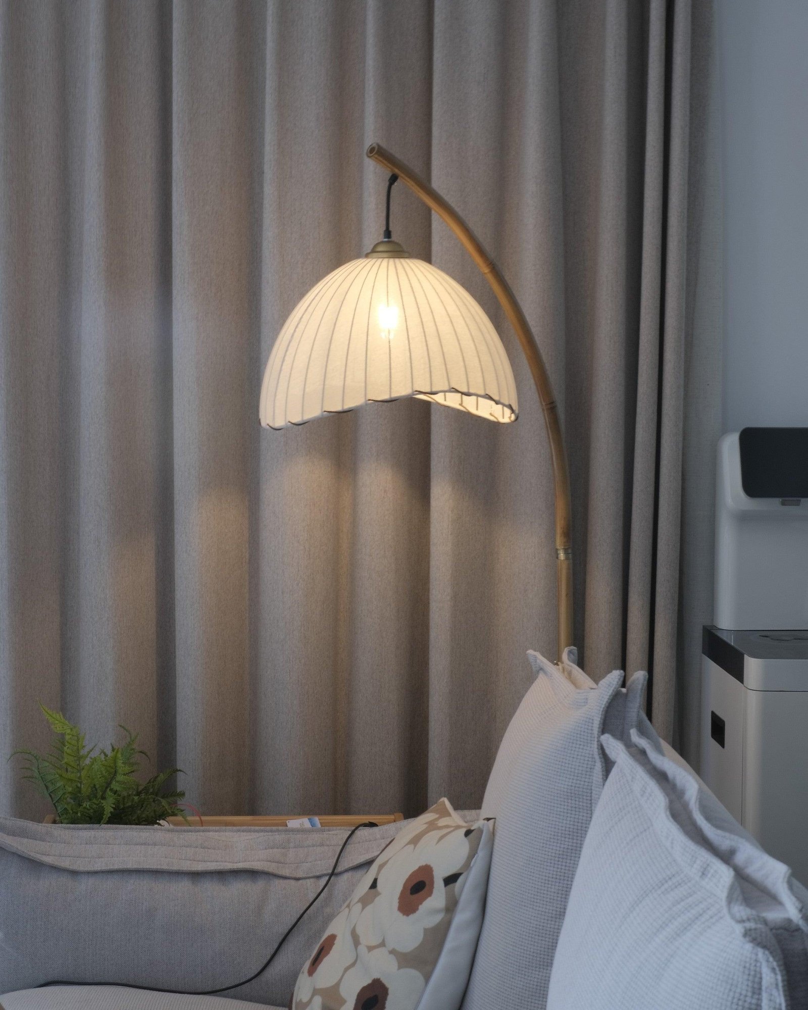 sanna-floor-lamp-33324732