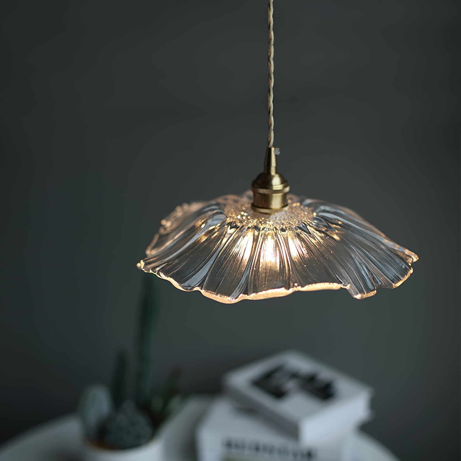 flower-glass-pendant-lamp