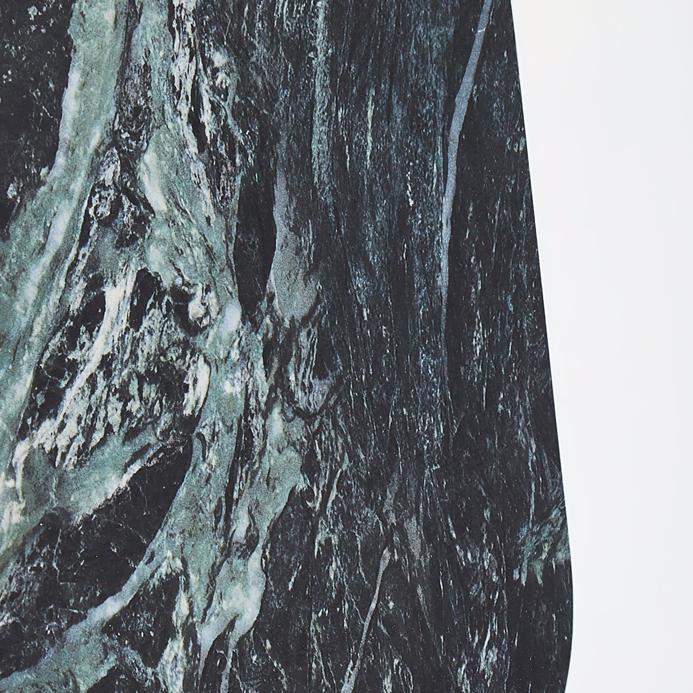 lucie-oval-wall-lamp