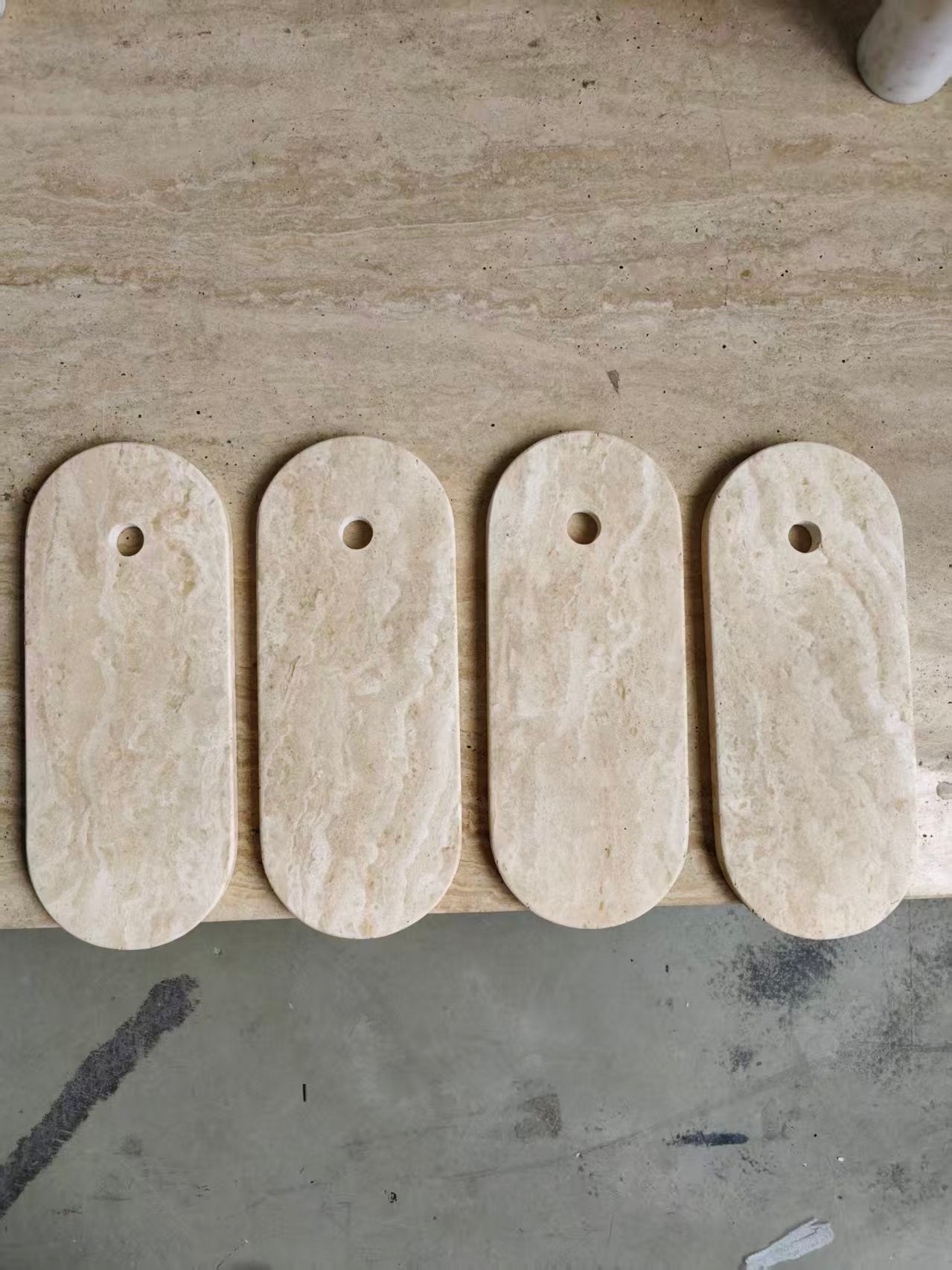 lucie-oval-wall-lamp